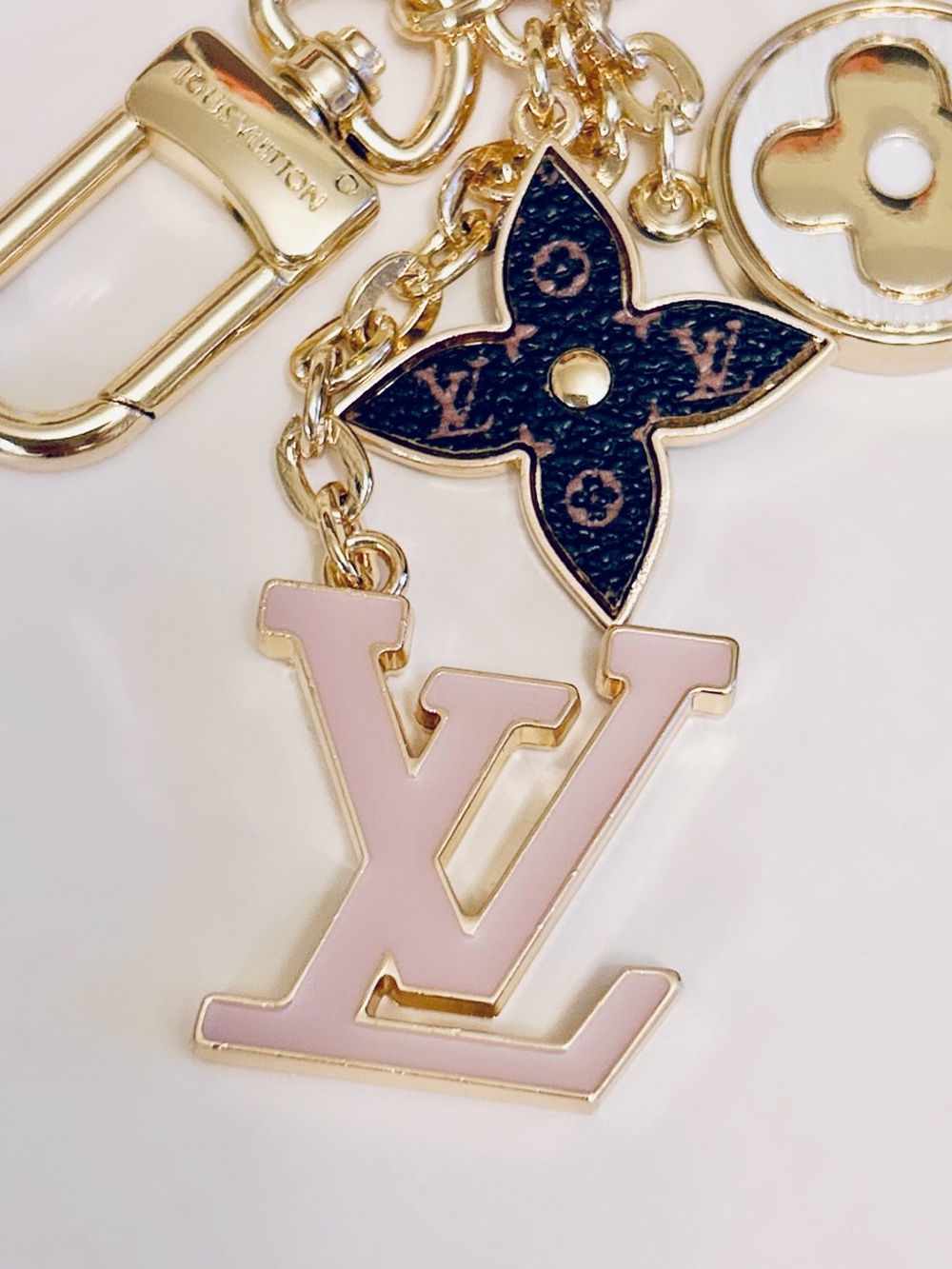 Louis Vuitton Spring Street Pink Enamel & Gold Bag Charm & Key Holder M01187 NEW - Picture 5 of 7